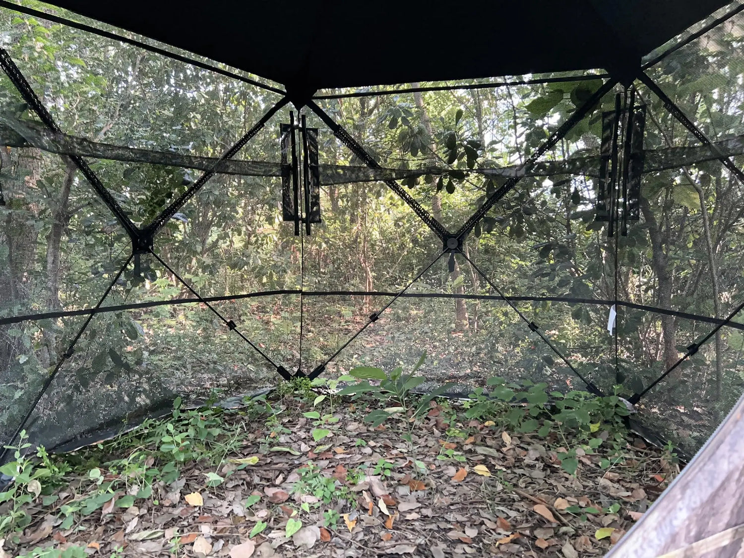 Hunting Blind with chair, 270 degree Shoot Through Mesh with Silent Sliding Window, 2-3 Person Ground Deer Stand Pop Up Tent